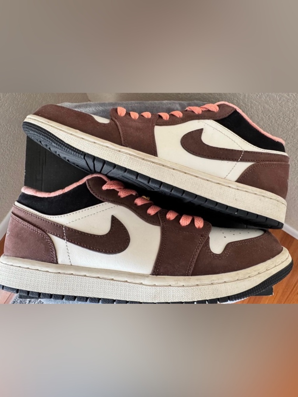 Jordan 1 Low Mocha, Pre-owned. Size 8.5 Men’s/10 Women’s